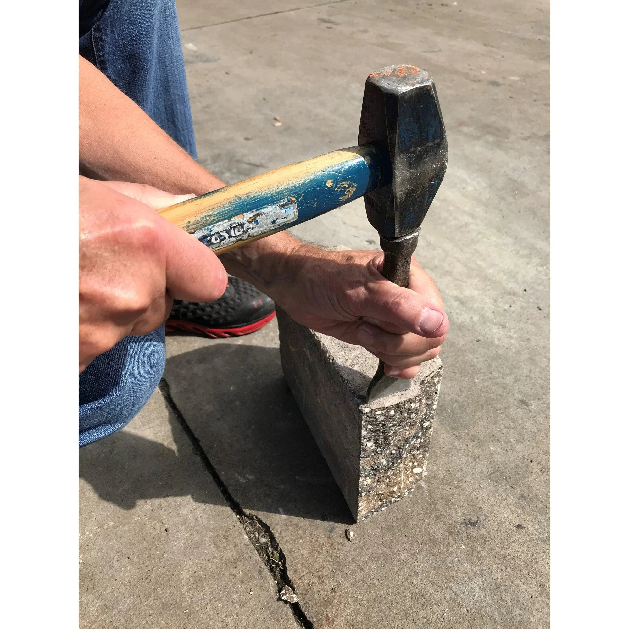 Bon Tool Club Hammer Wooden Handle - Image 3