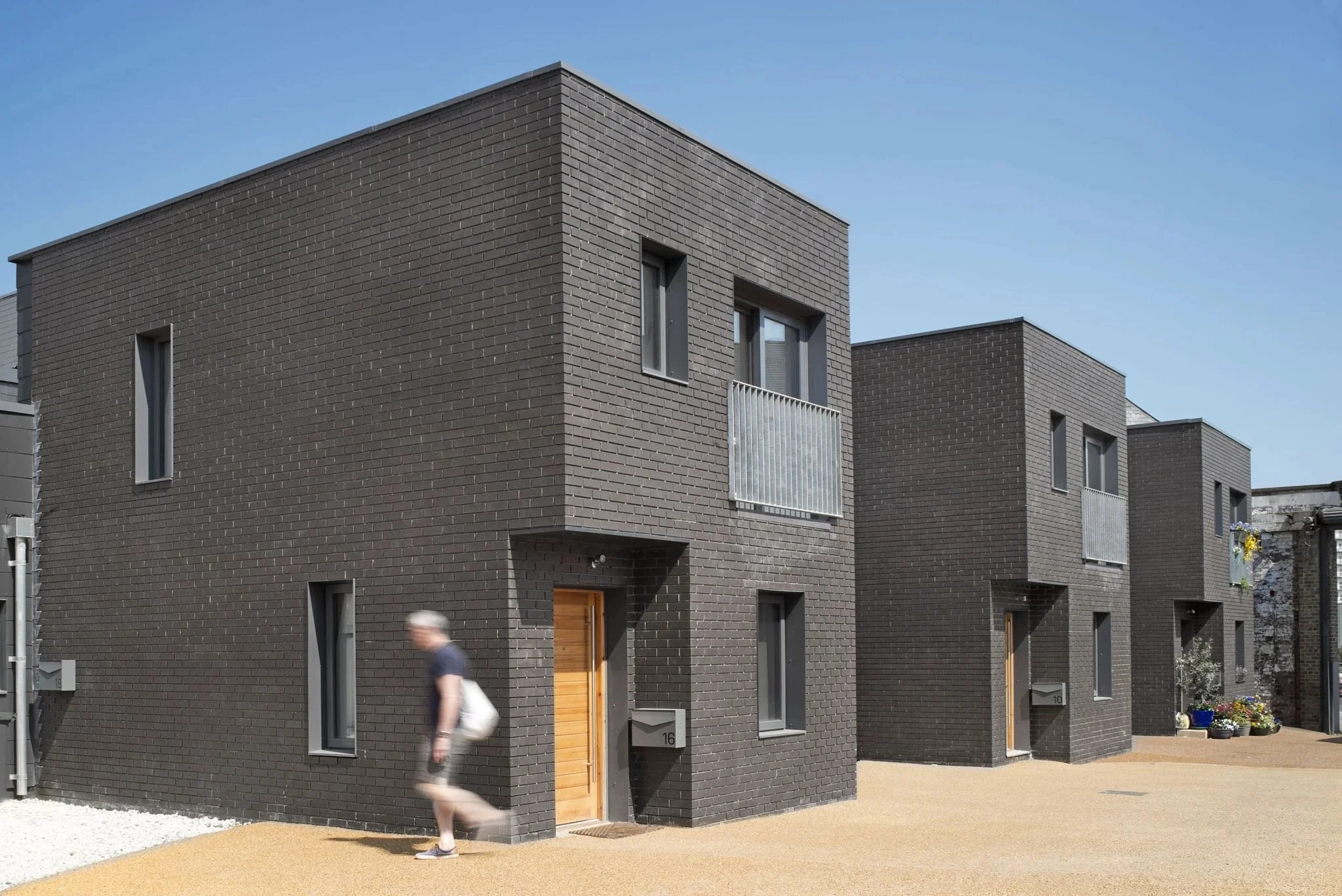Carlton Black Smooth Brick 65mm - Image 8