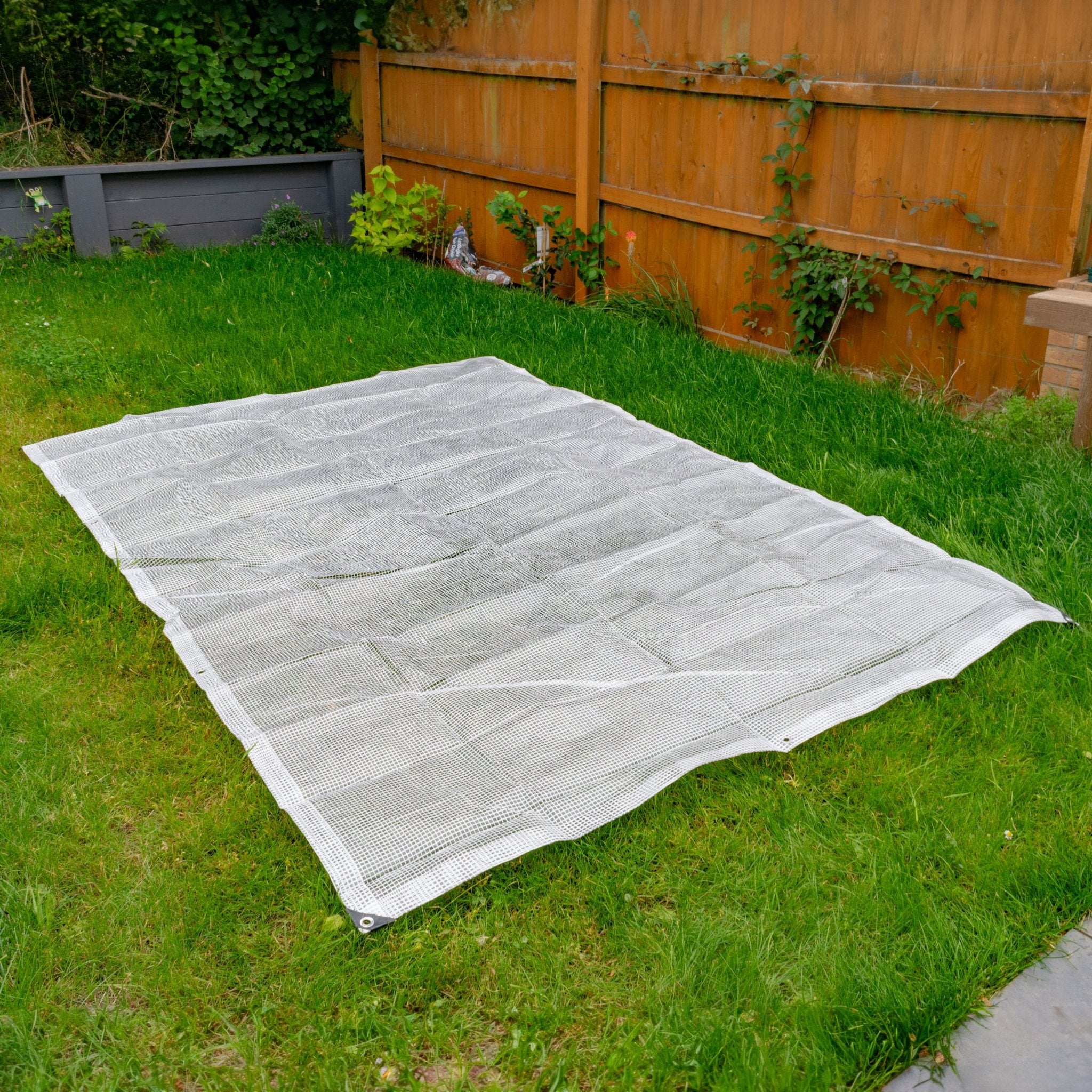 Clear M-Grade Tarpaulin with 10 Metres of 6mm Bungee Rope - Image 4