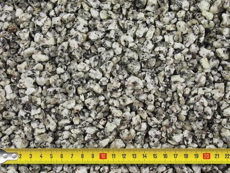 Cornish Silver Granite Gravel 14mm - 800kg Bulk Bag - Image 3