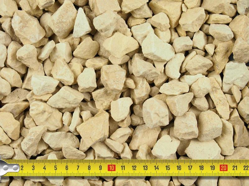 Cream Limestone Chippings 20mm - 25/50 20kg Bags - Image 3