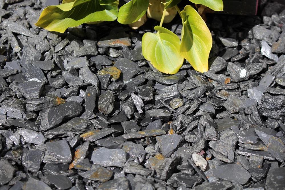 Dark Slate Chippings 20mm - 800kg Bulk Bag - Image 4