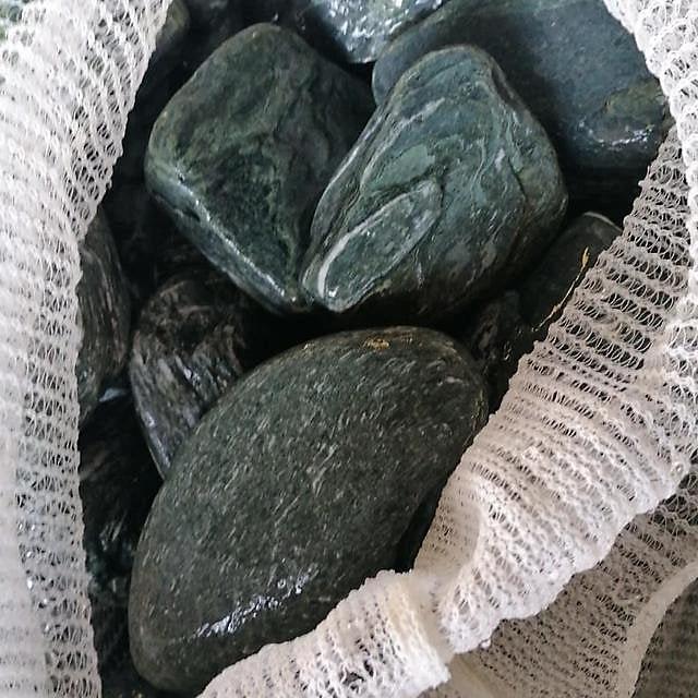 Emerald Green Garden Pebbles 60-120m - Image 2