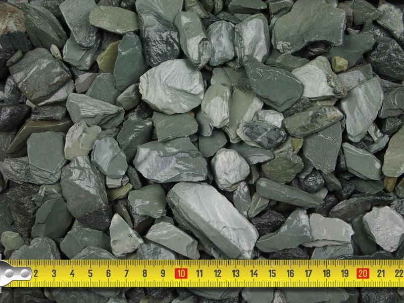 Emerald Slate Chippings 20mm - 25/50 20kg Bags - Image 2