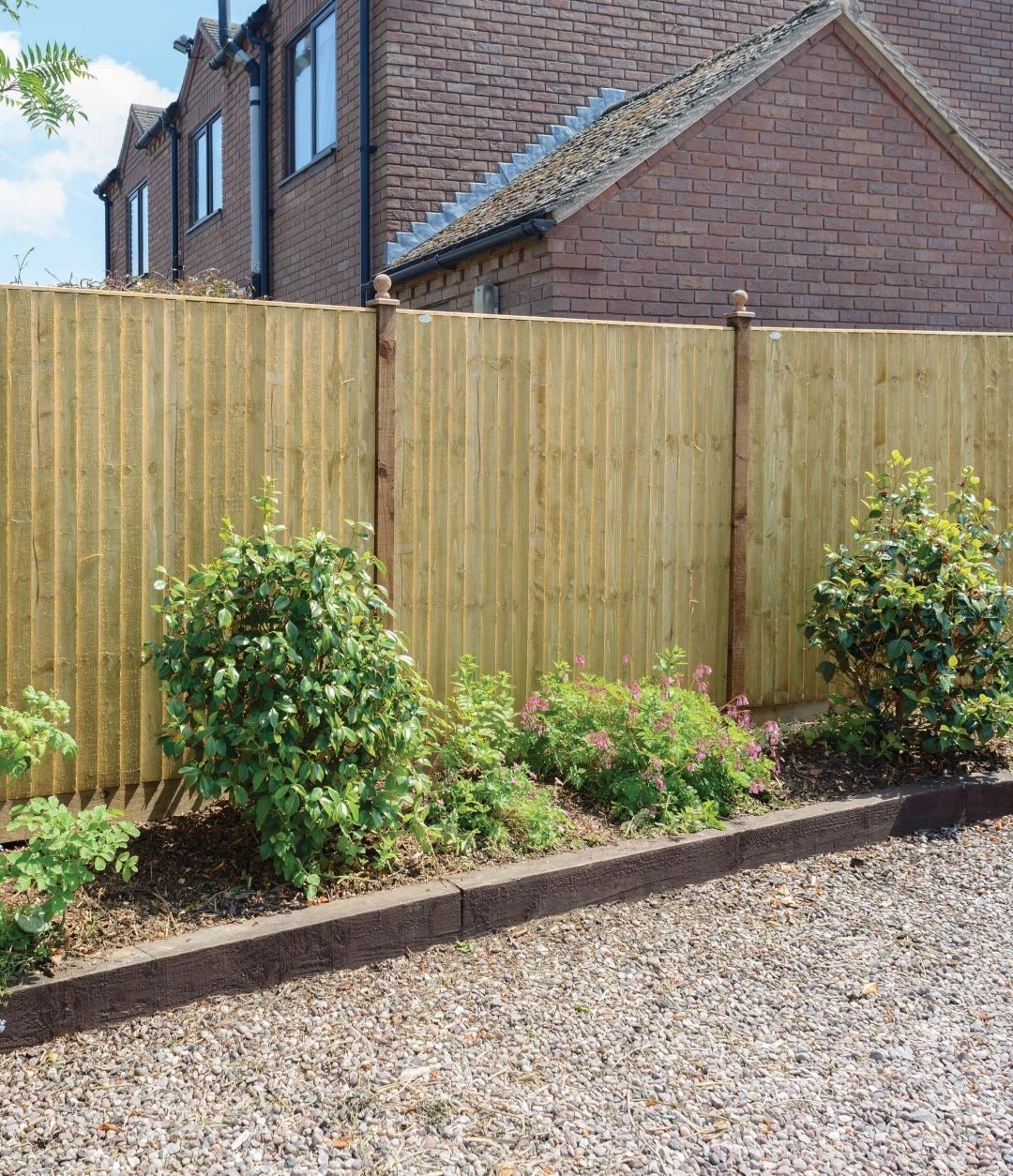 Feather Edge Fencing Boards Pressure Treated Green 150mm - Image 4