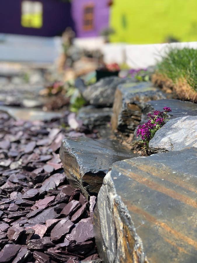 Graphite Grey Slate Rockery 150-450mm (Full Crate) - Image 2