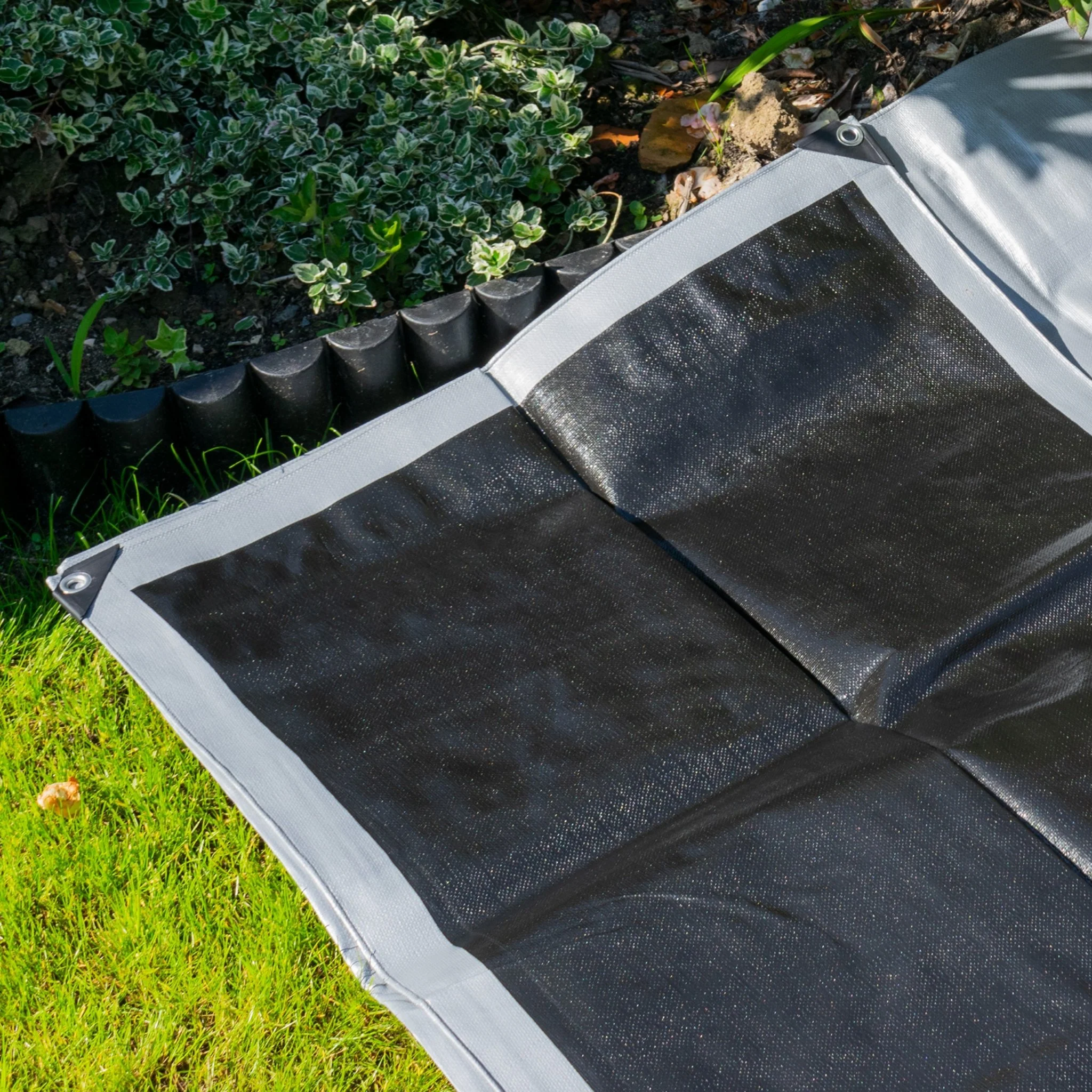 Silver XL-Grade Tarpaulin with 10 Metres of 8mm Bungee Rope - Image 4
